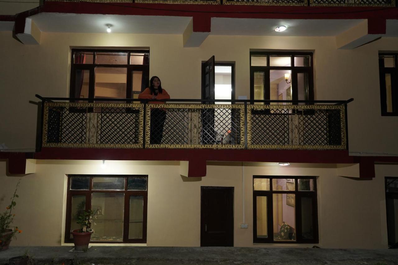Shimla Pines Homestay Buitenkant foto